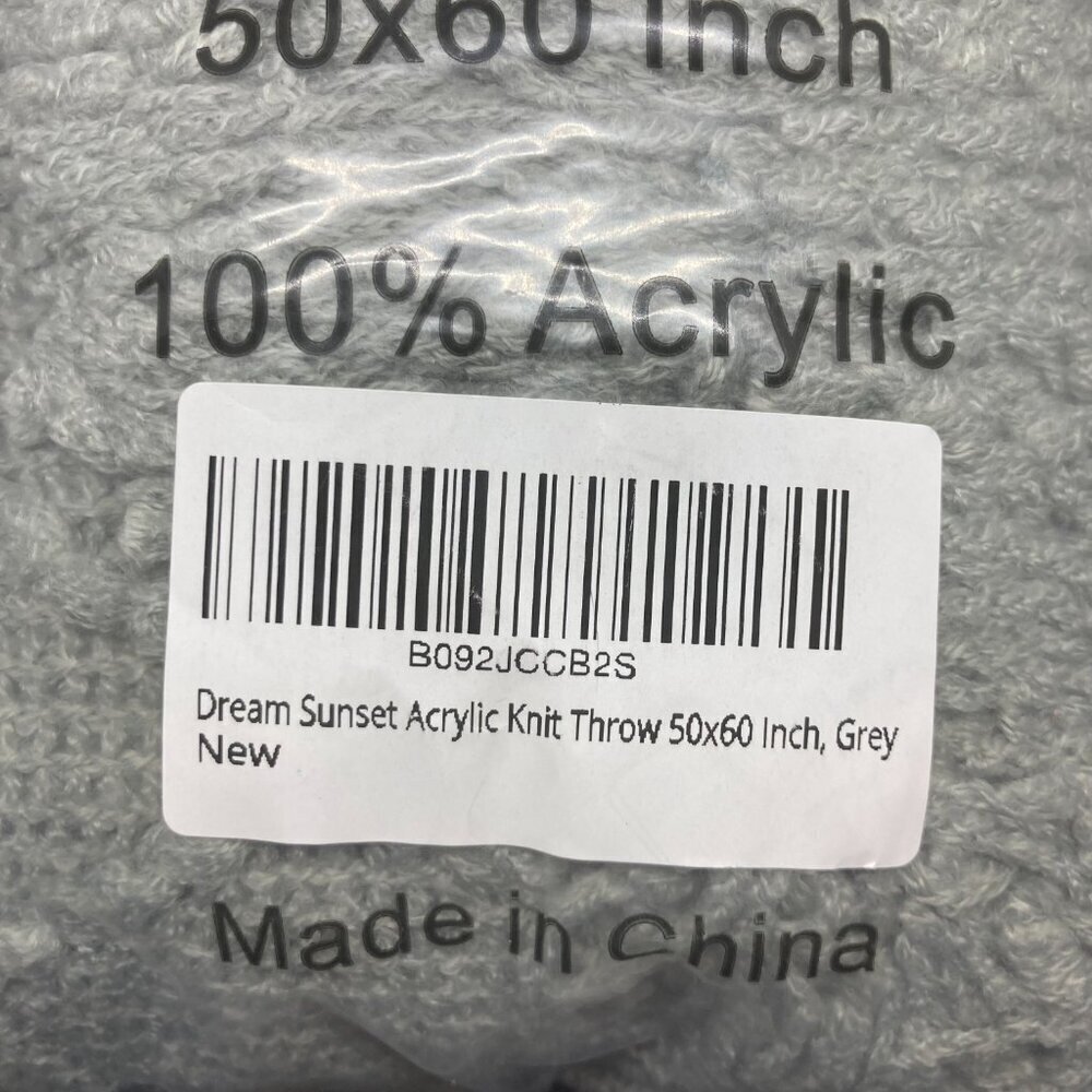 New in package Dream Sunset 50” x 60” lightweight throw grey - Picture 3 of 3